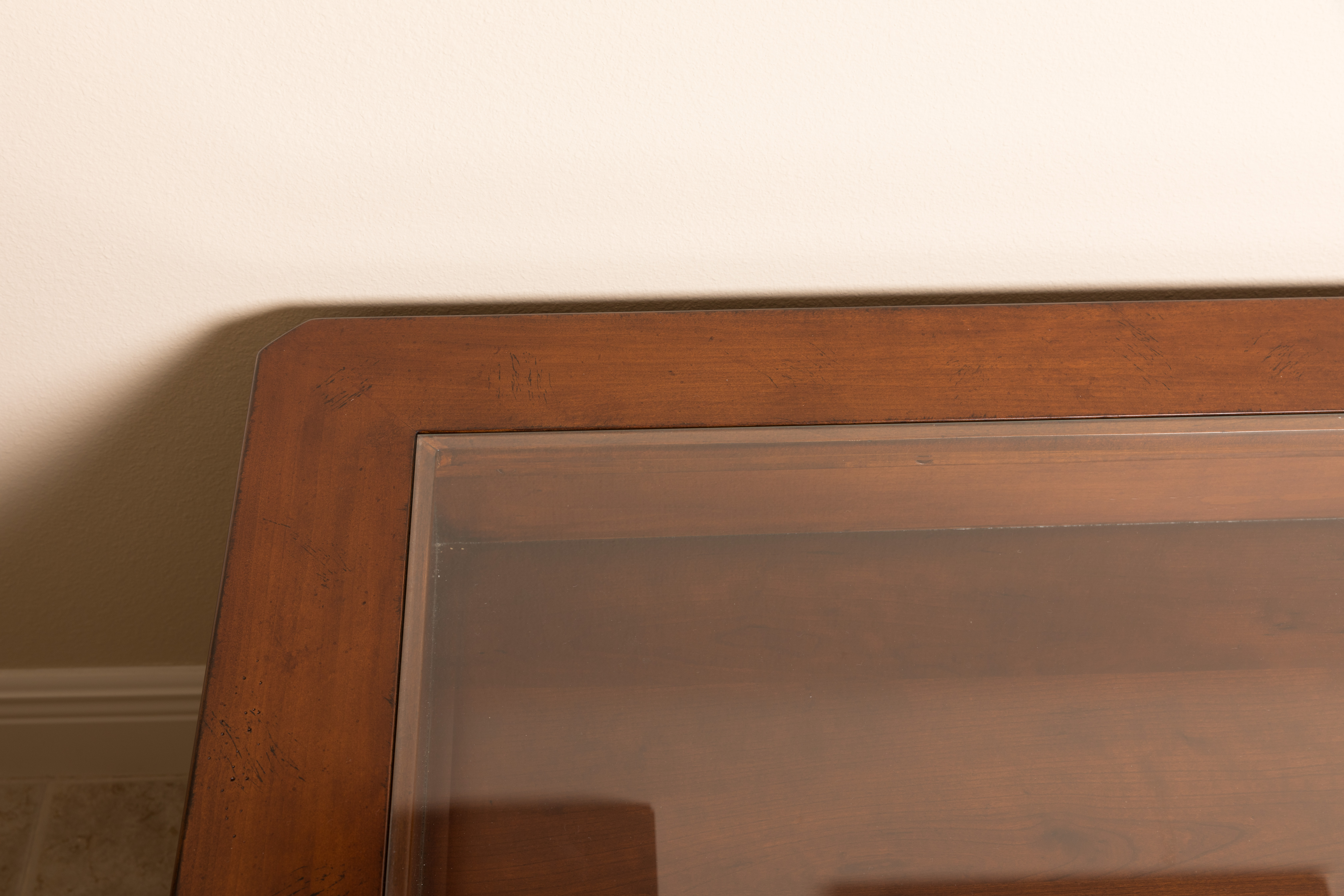 Thomasville Coffee Table With Glass Display Top