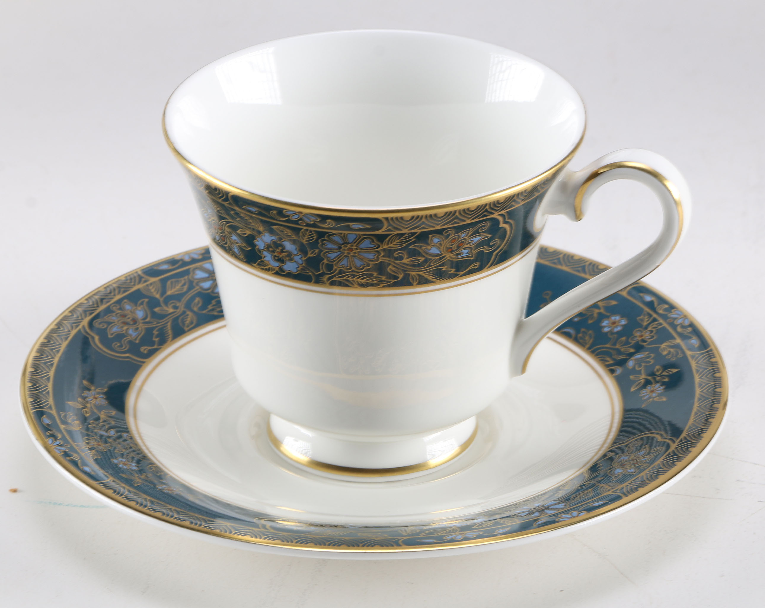 Royal Doulton "Carlyle" China Set