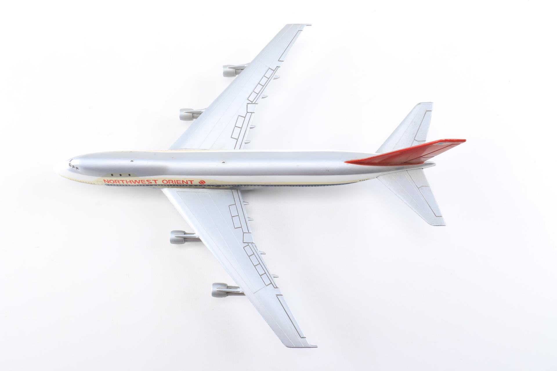 Collection of Replica Commercial Jets