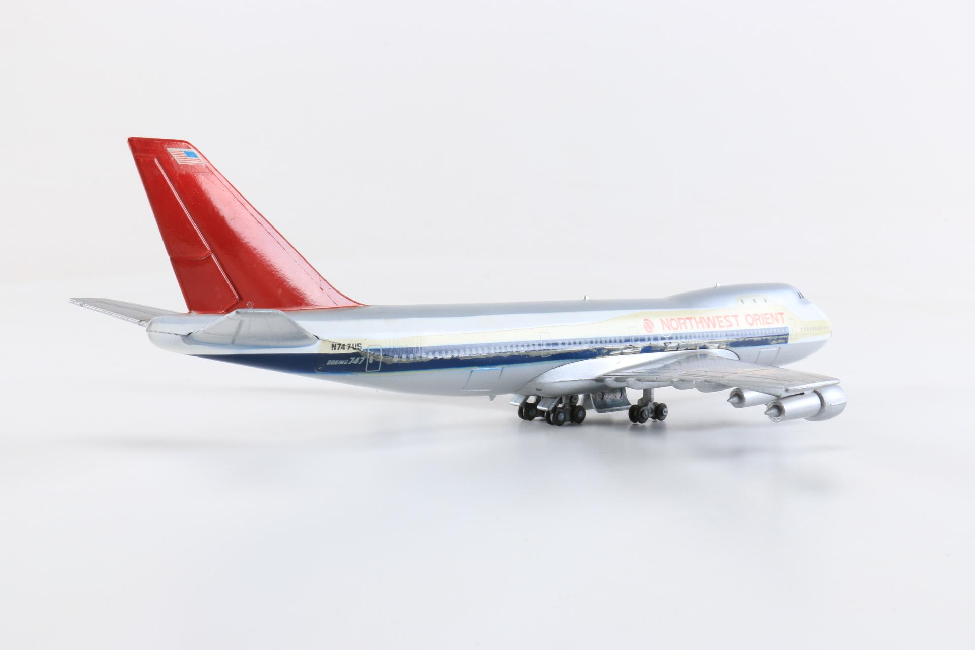 Collection of Replica Commercial Jets
