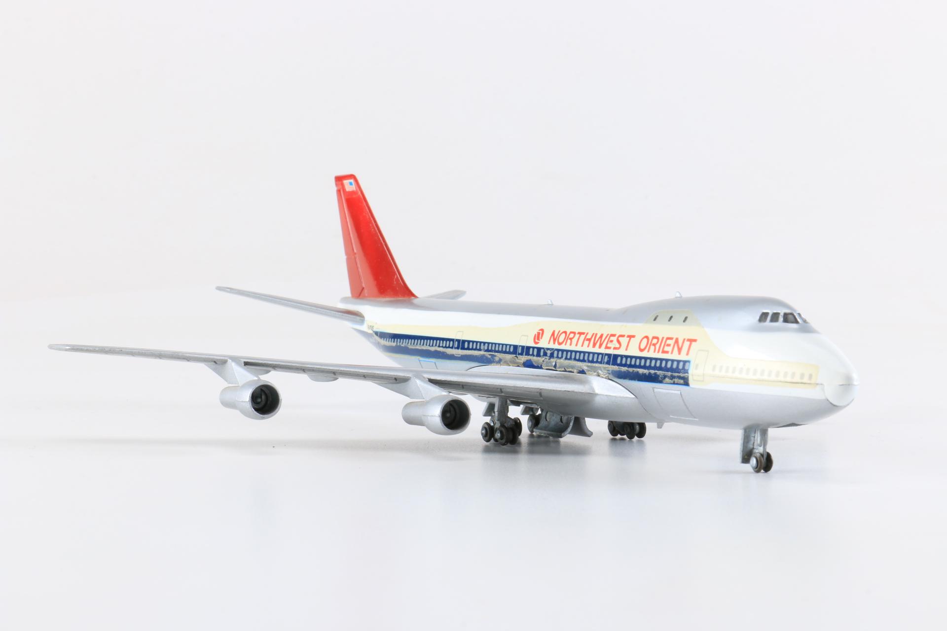 Collection of Replica Commercial Jets