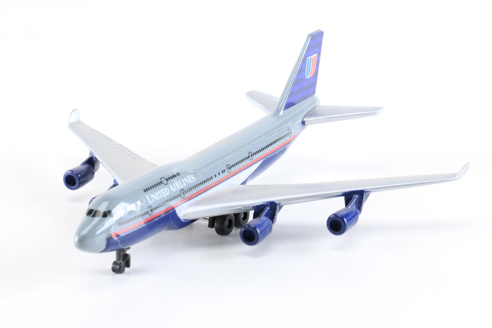 Collection of Replica Commercial Jets