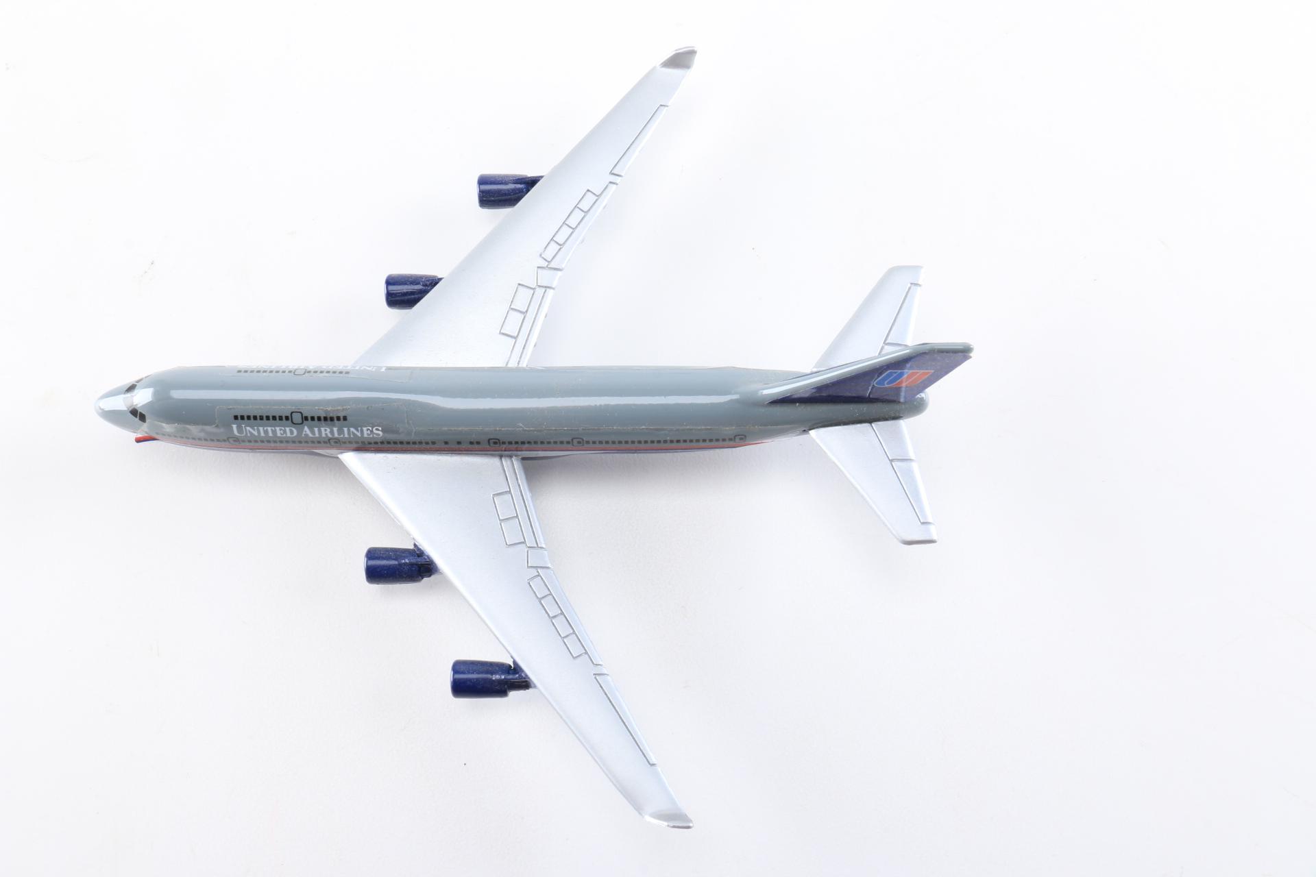 Collection of Replica Commercial Jets