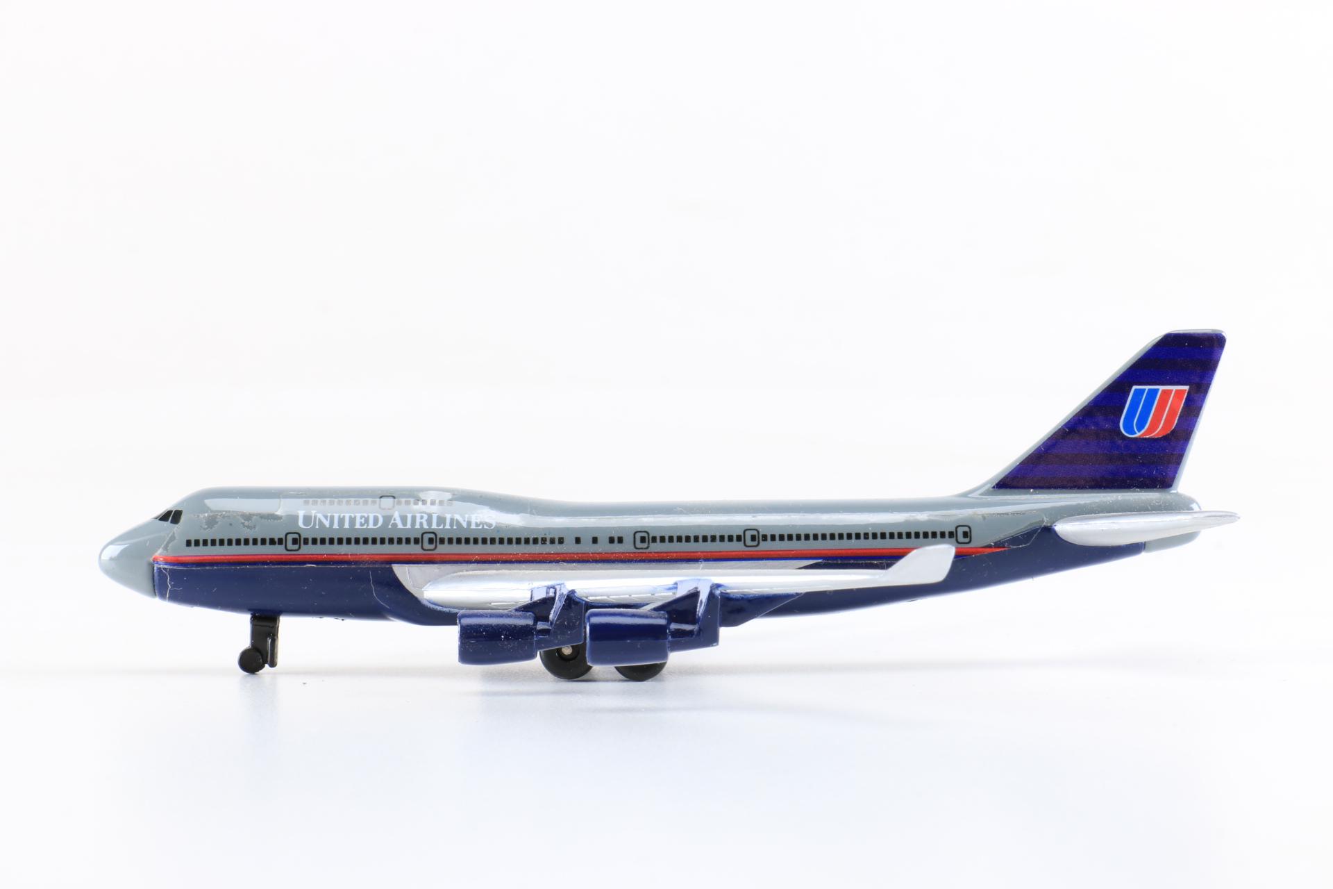 Collection of Replica Commercial Jets