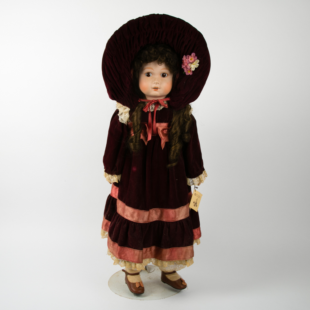Victoria Collectibles Bonnet Porcelain Doll