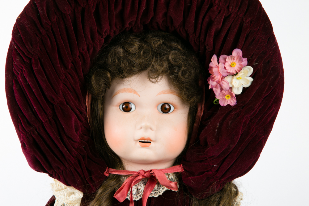 Victoria Collectibles Bonnet Porcelain Doll