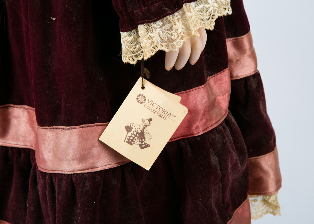 Victoria Collectibles Bonnet Porcelain Doll