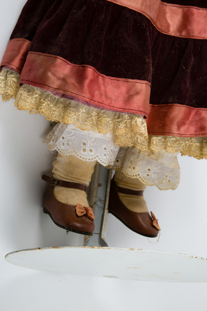 Victoria Collectibles Bonnet Porcelain Doll