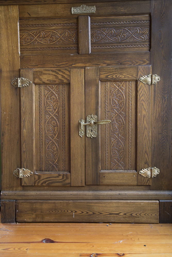 Antique Oak Baldwin "Dry Air" Ice Box