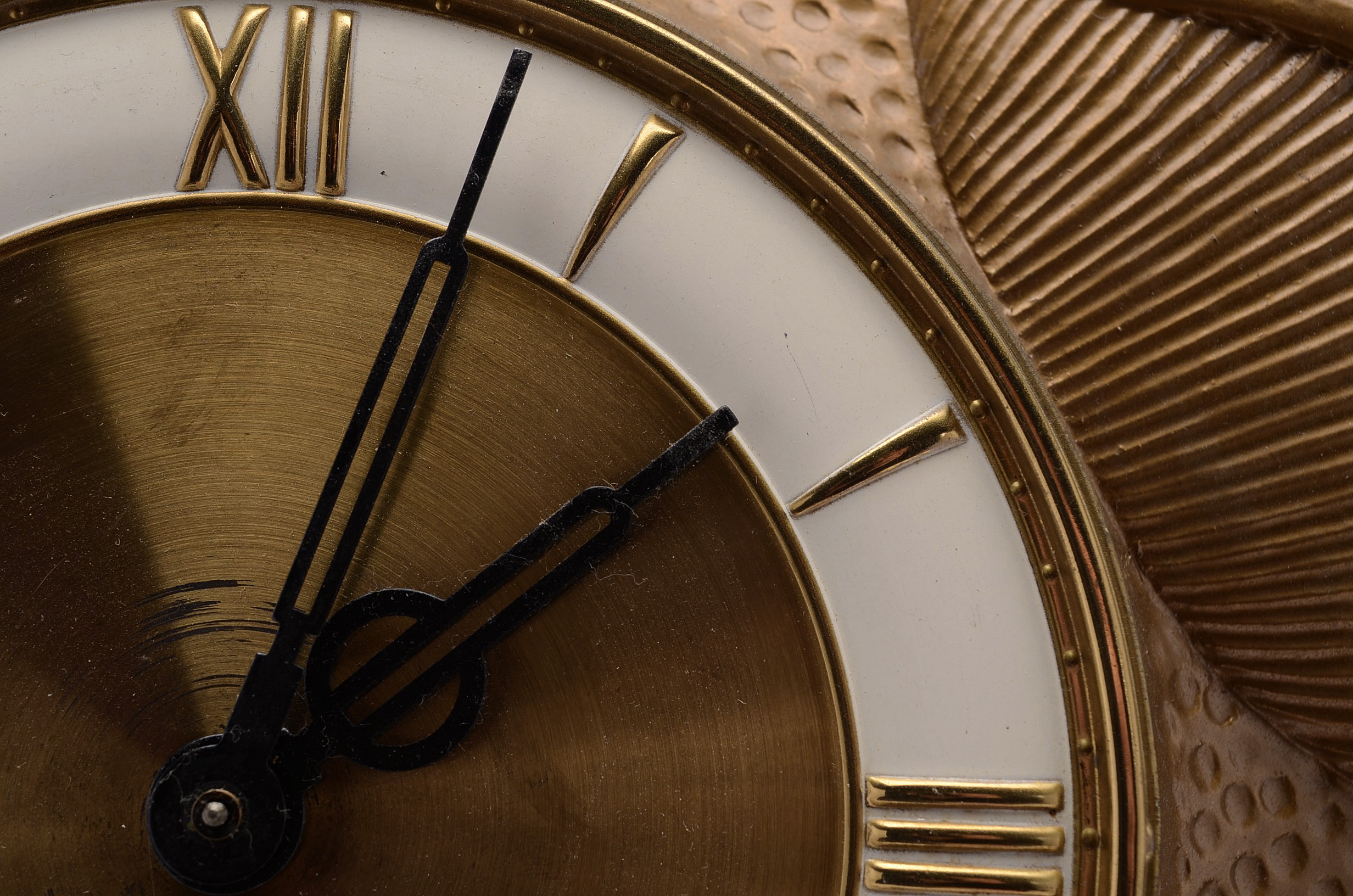 Vintage Shell Design Wall Clock