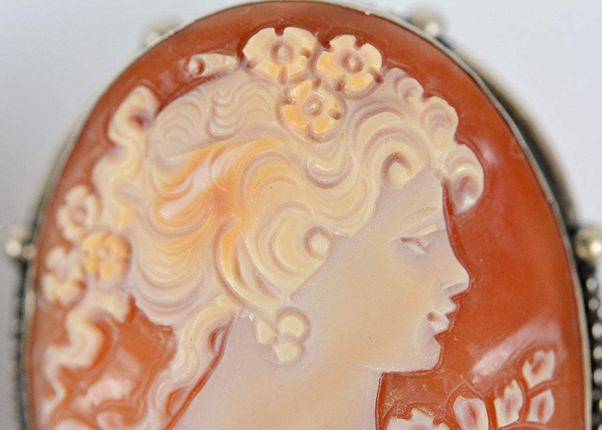Cameo Set With Brooch and Pendant