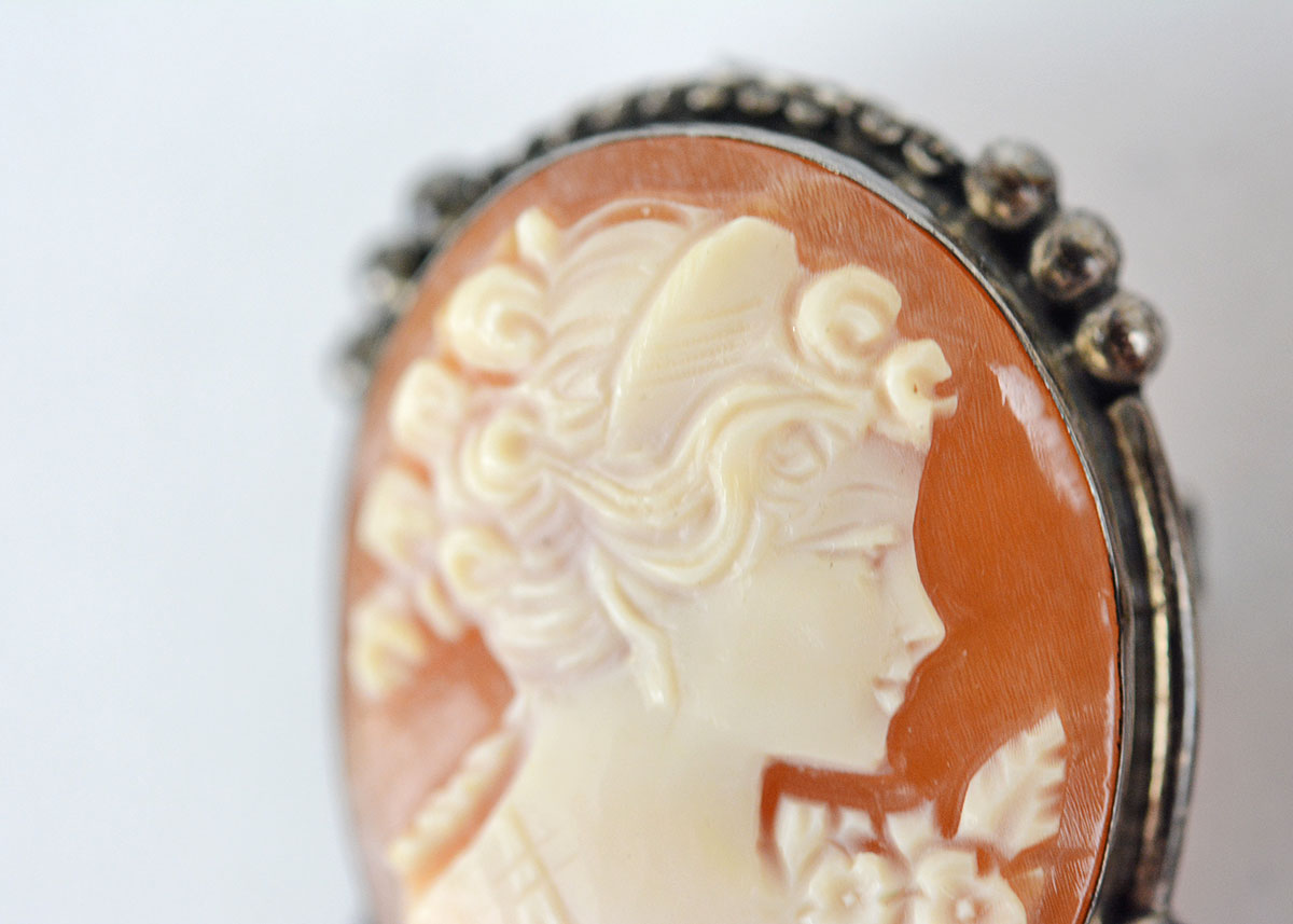 Cameo Set With Brooch and Pendant