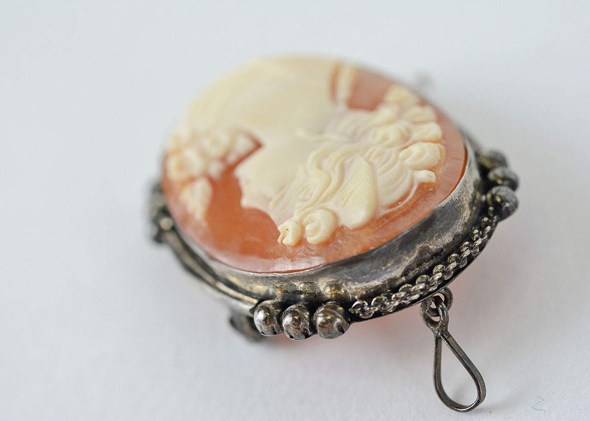 Cameo Set With Brooch and Pendant