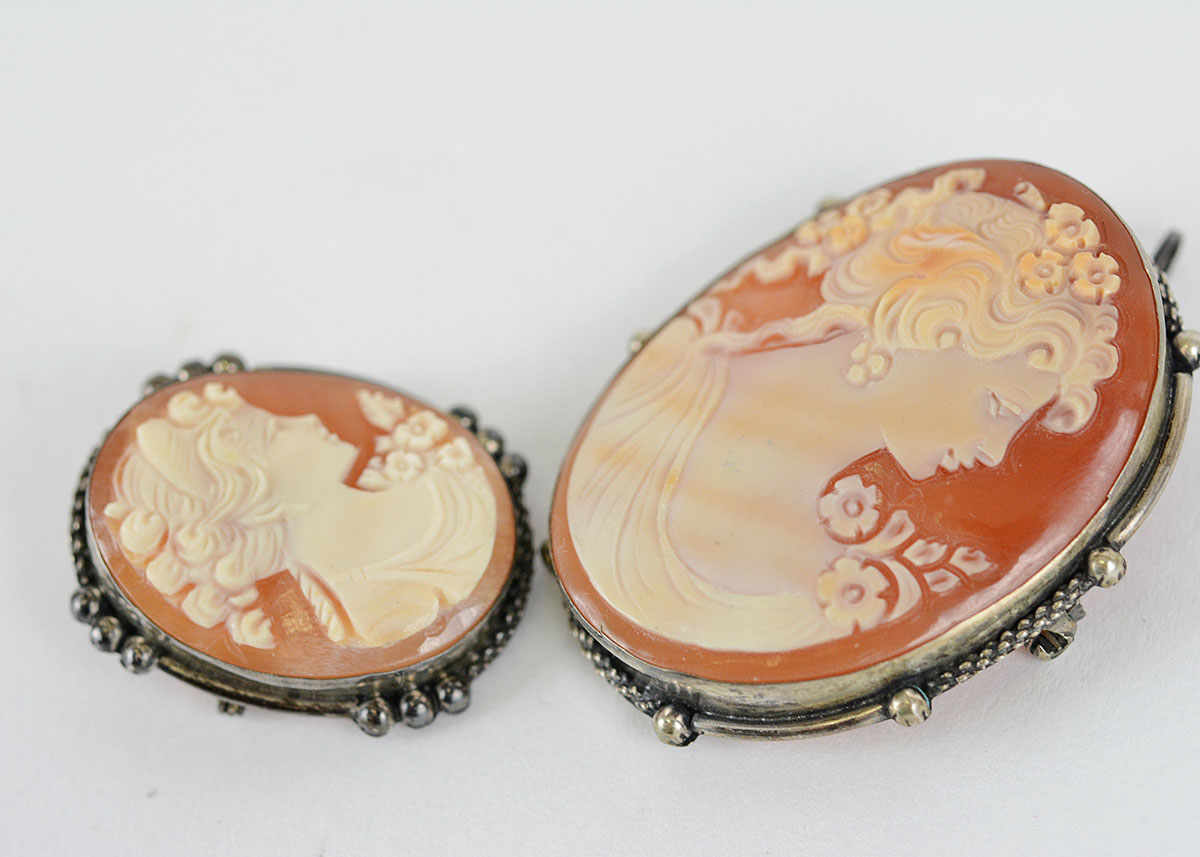 Cameo Set With Brooch and Pendant