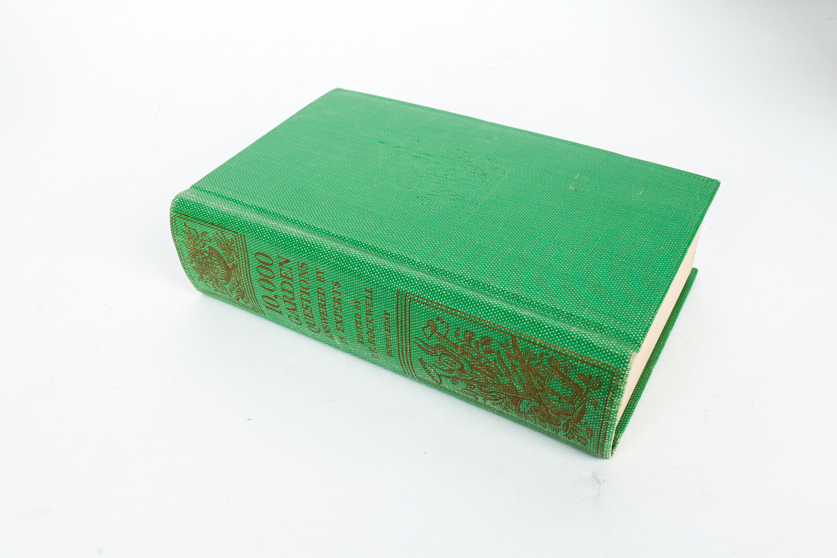 Feminine Garden Decor Grouping