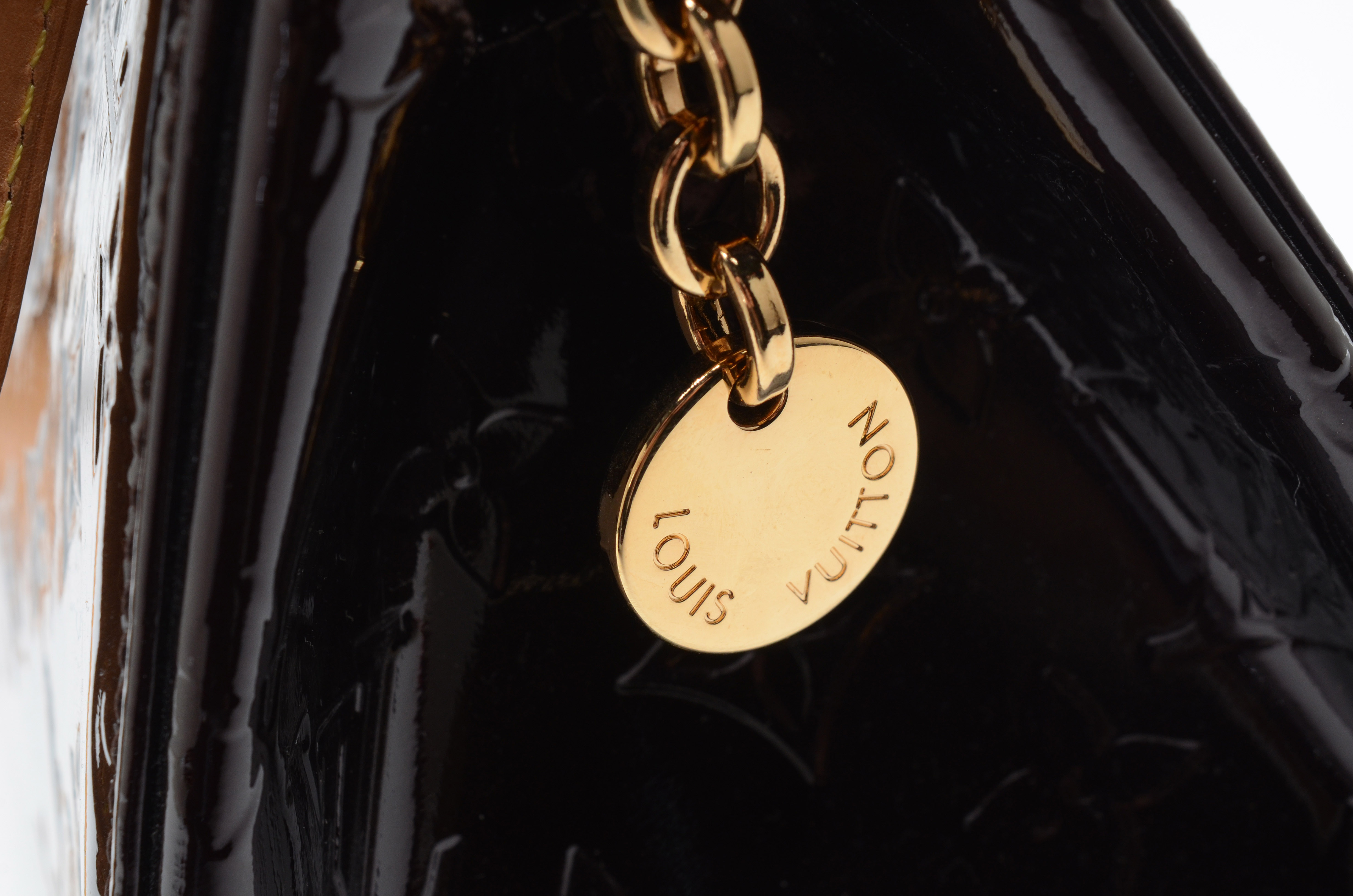 Louis Vuitton Amarante Vernis Brea MM