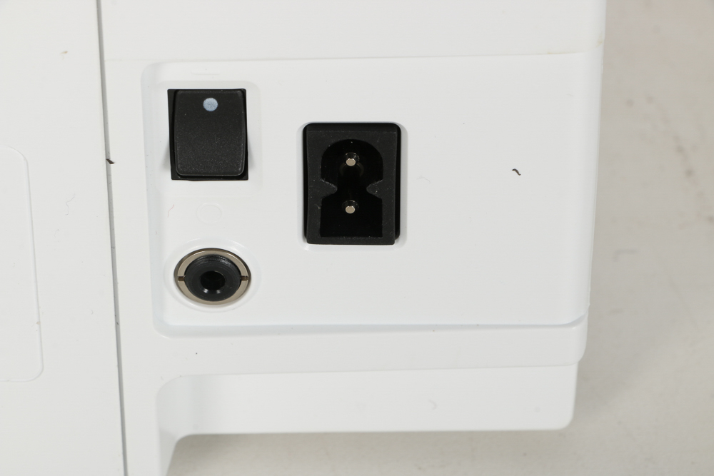 Singer Perfect Finish Sewing Machine