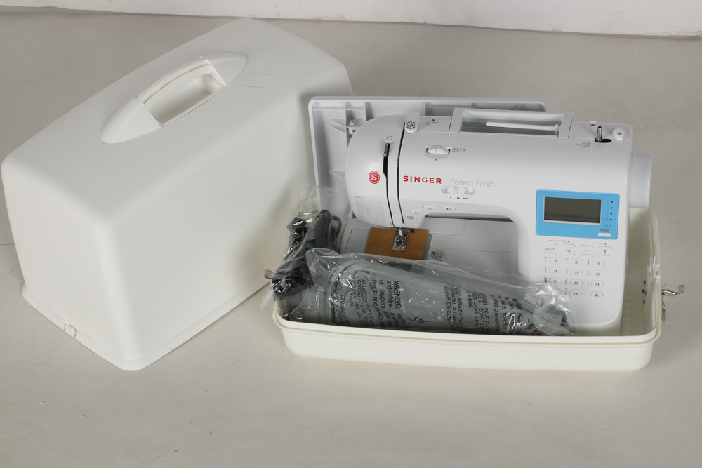 Singer Perfect Finish Sewing Machine