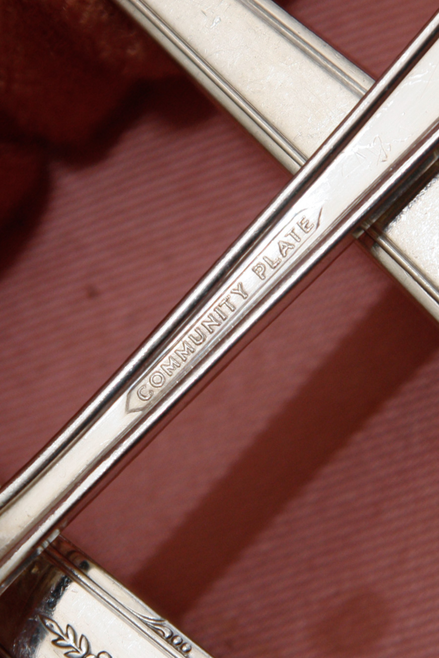 Oneida "Milady" Silver Plate Flatware in Chest