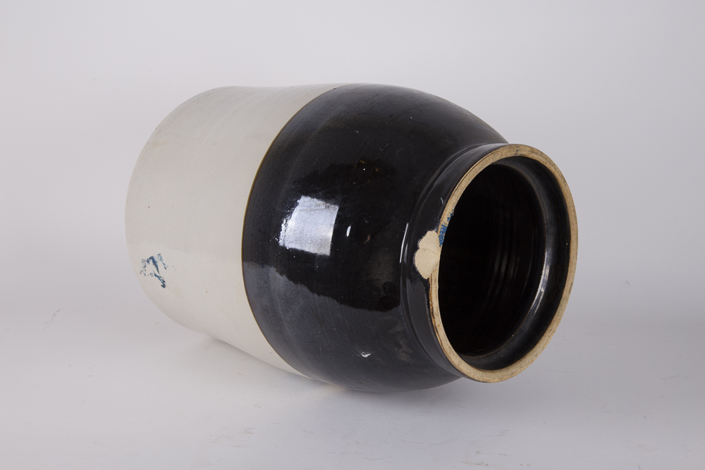 Macomb "6" Pottery Crock