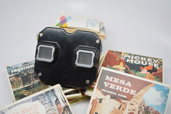 Vintage Sawyer's View Master and Box of View Master Picture Reels