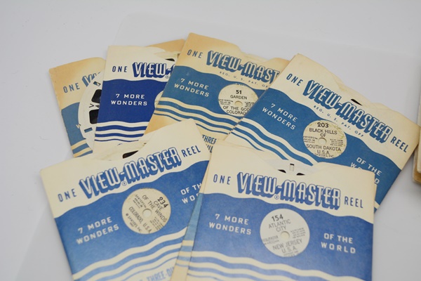 Vintage Sawyer's View Master and Box of View Master Picture Reels