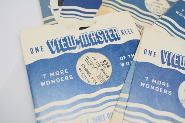Vintage Sawyer's View Master and Box of View Master Picture Reels