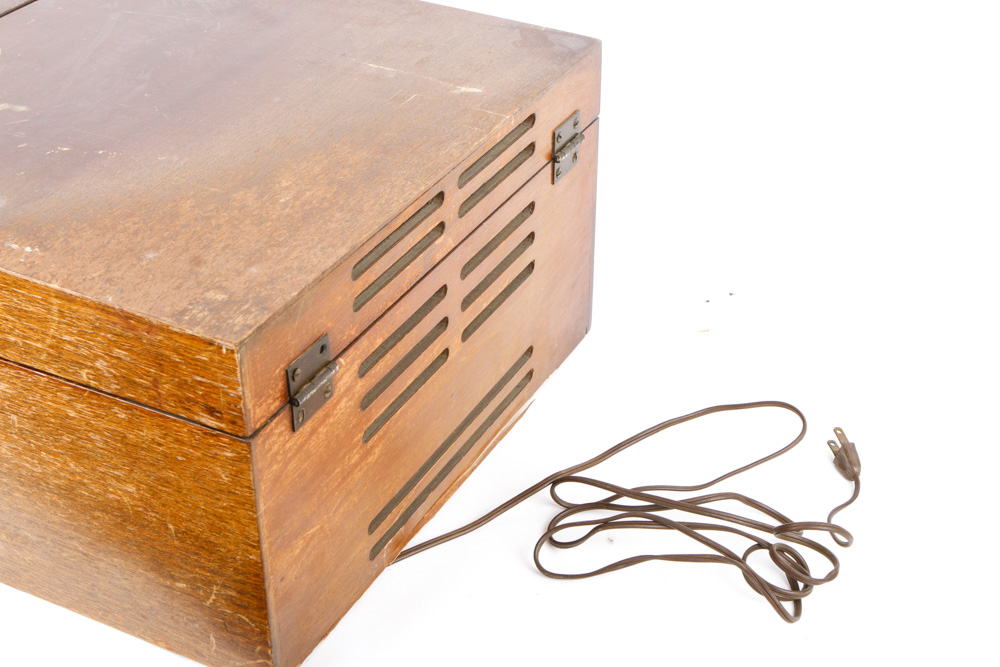 Vintage RCA Victor Radio and Record Player