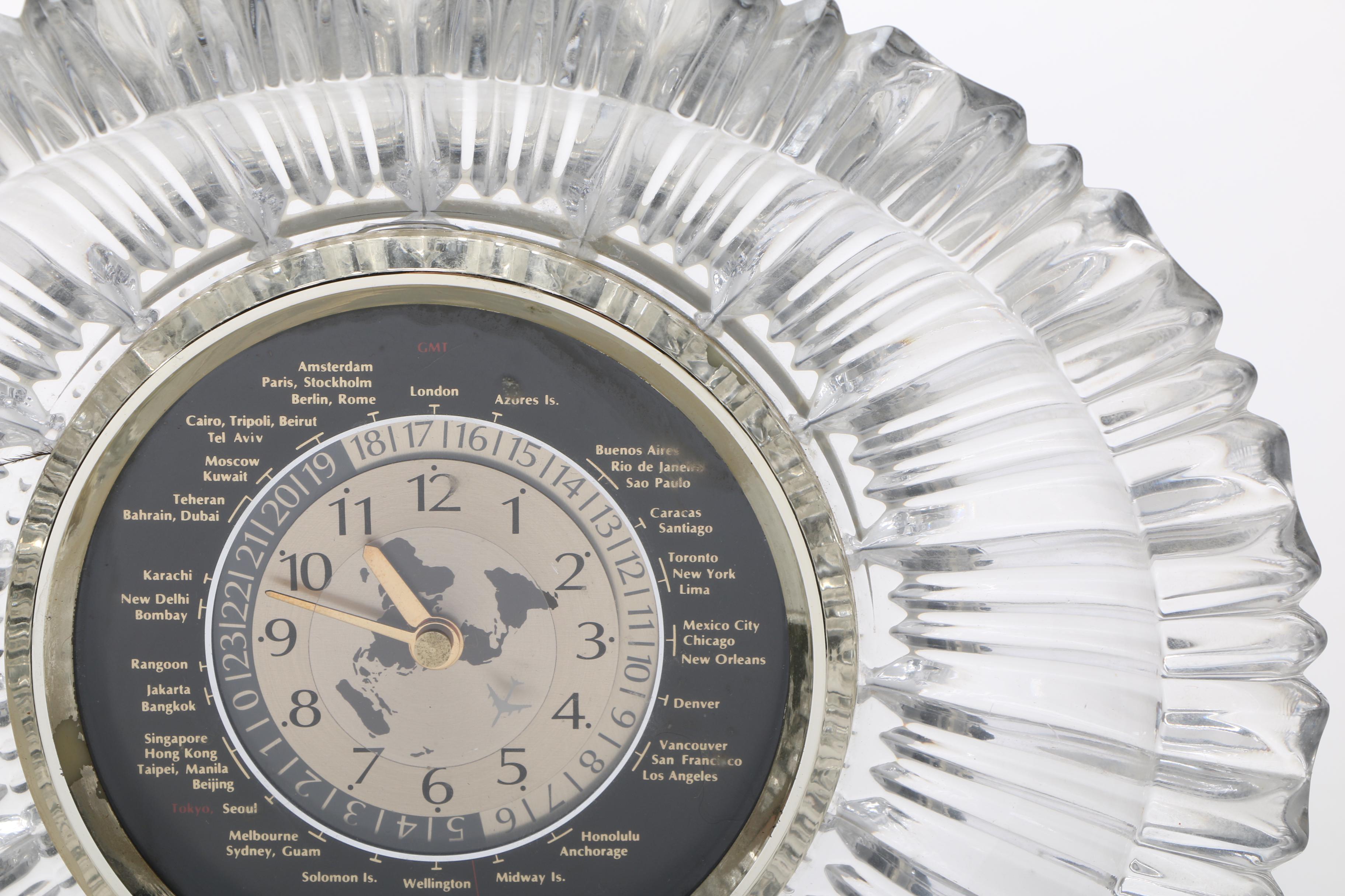 Hoya Crystal International Clock