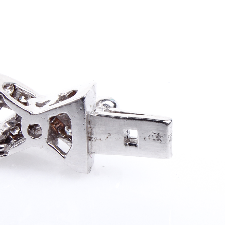 18K White Gold and 1.60 CTW Diamond "X" Link Tennis Bracelet