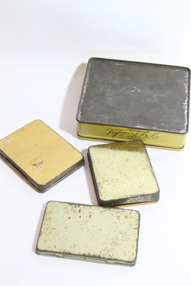 Vintage Cigarette Tins Featuring "Kosmos Marke Kairo" Case