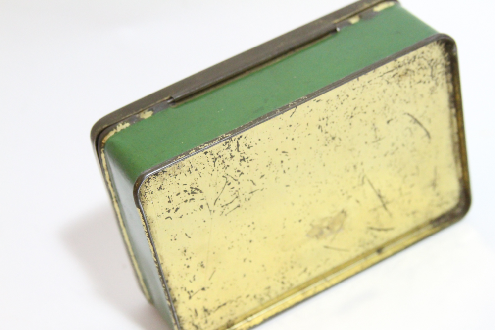 Carreras "Black Cat Virginia Cigarettes" Tins