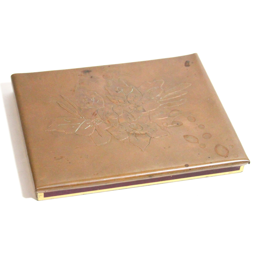 Vintage Folk Art Chesterfield Cigarette Tin