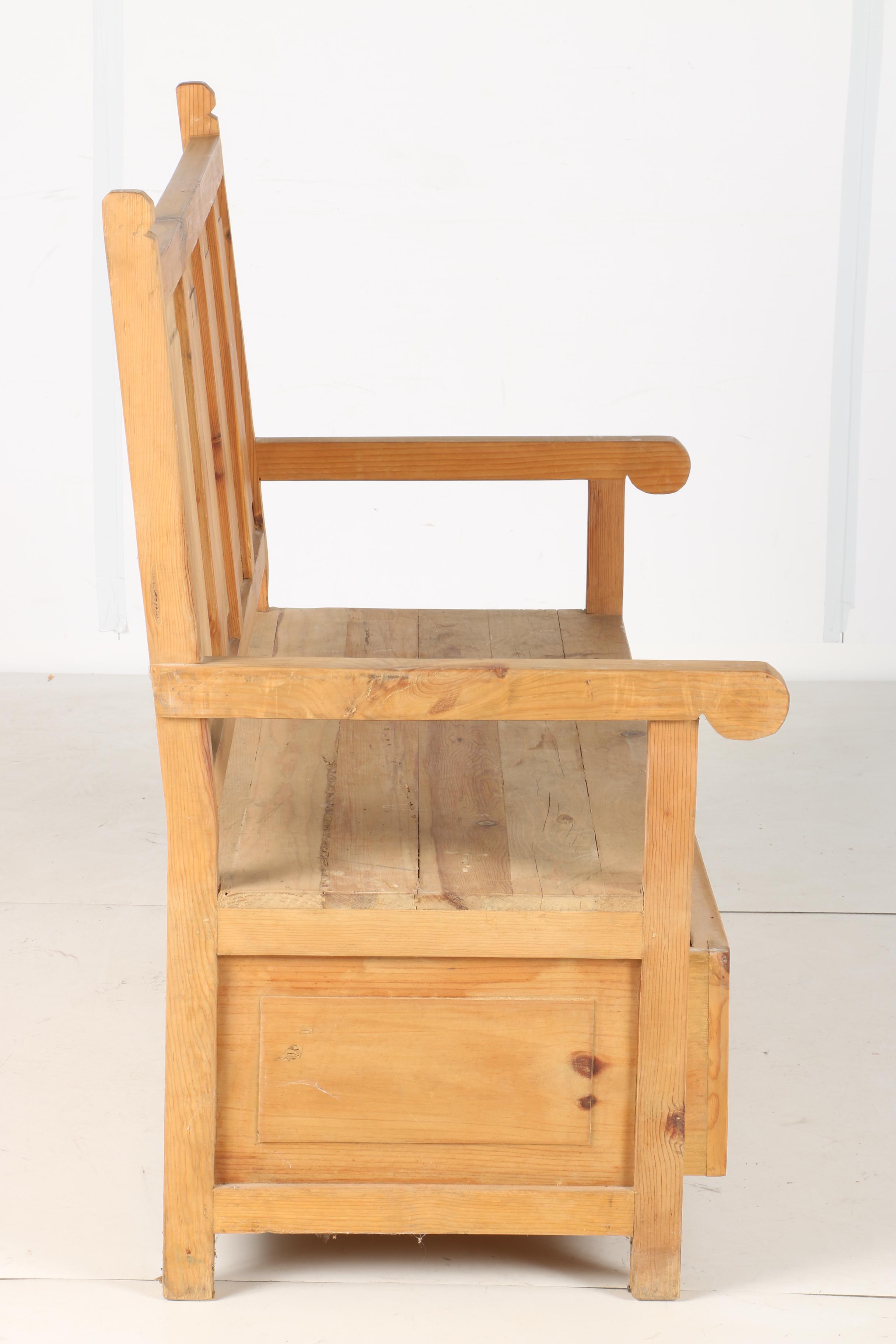 Mission Style Storage Bench