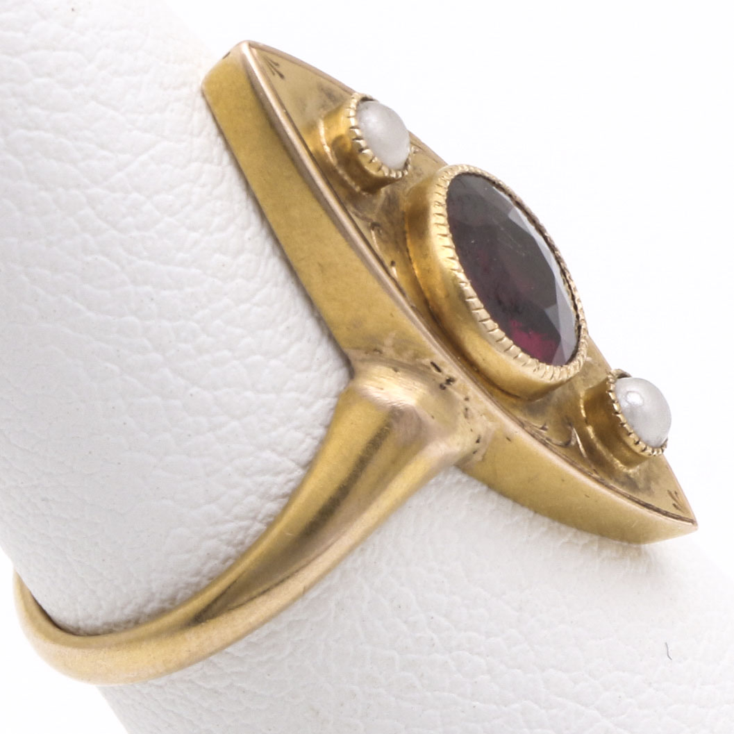 18K Yellow Gold Garnet and Pearl Ring