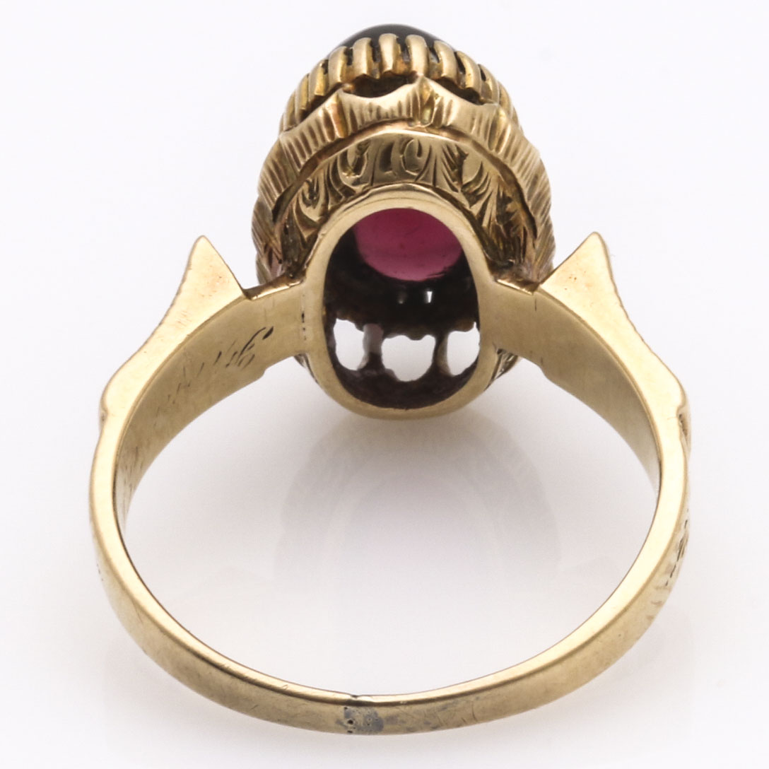 18K Yellow Gold Garnet Ring
