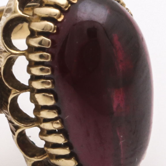 18K Yellow Gold Garnet Ring