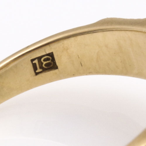 18K Yellow Gold Garnet Ring