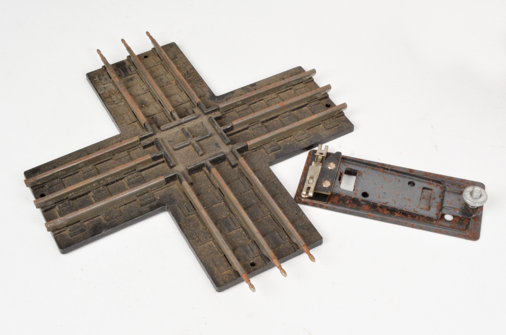 Vintage Lionel HO Scale Train, Cars and Accessories