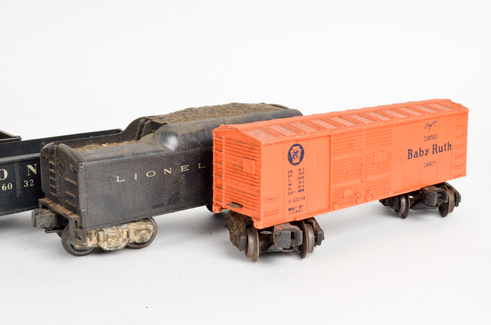 Vintage Lionel HO Scale Train, Cars and Accessories