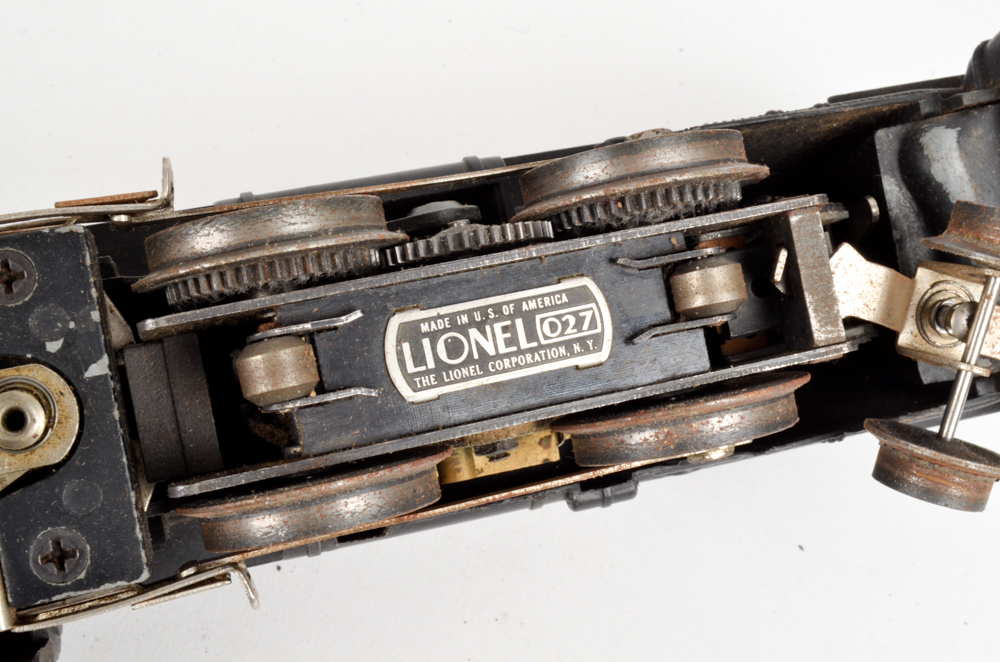 Vintage Lionel HO Scale Train, Cars and Accessories