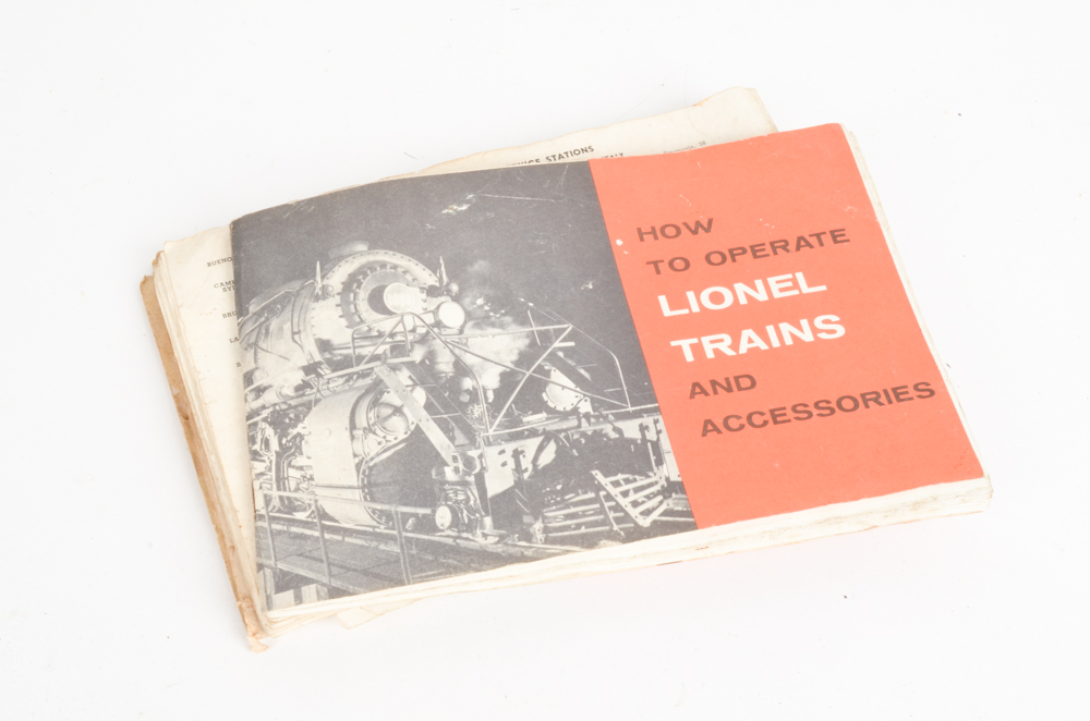 Vintage Lionel HO Scale Train, Cars and Accessories