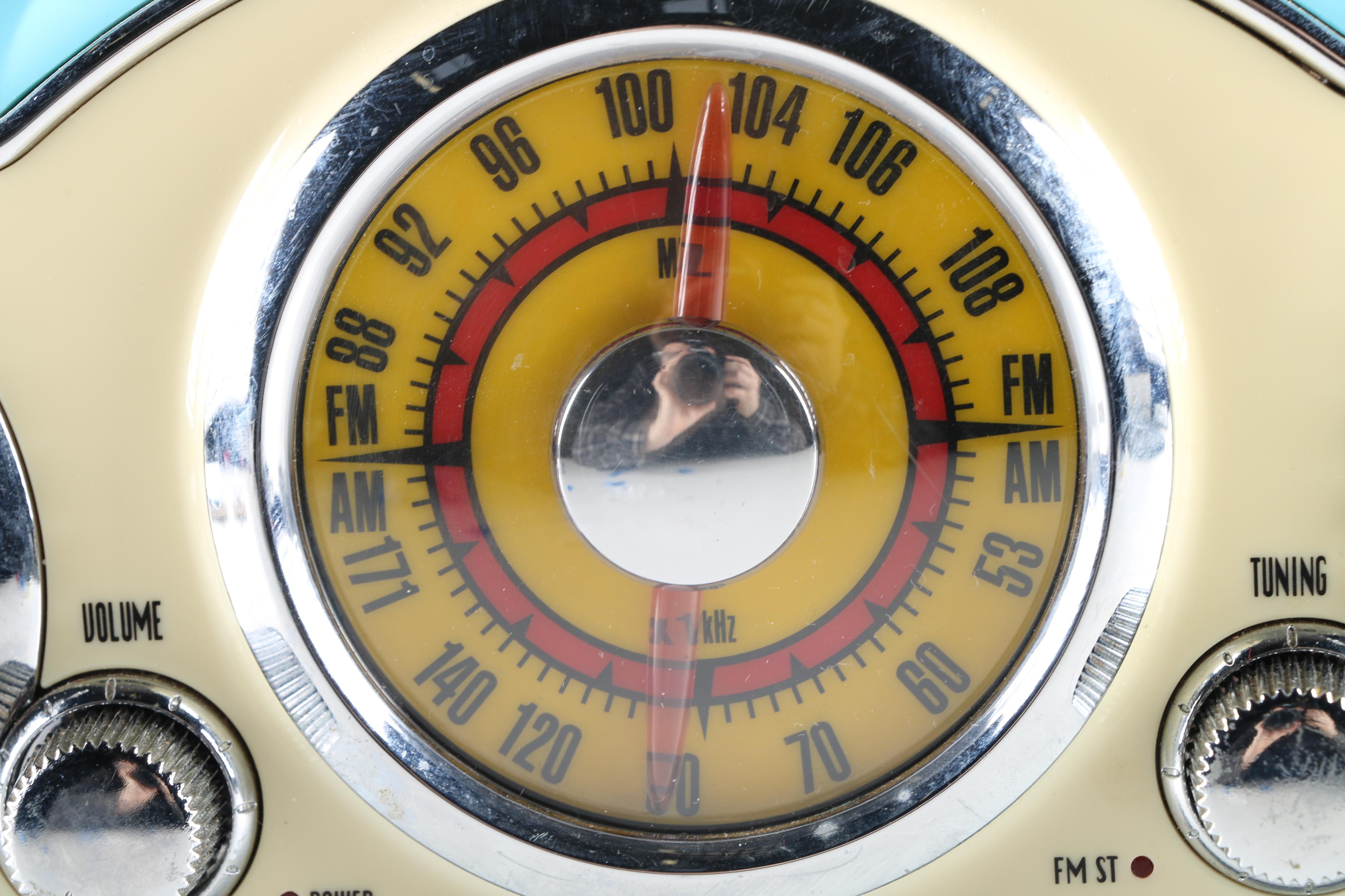 Memorex Faux Vintage AM/FM CD Player