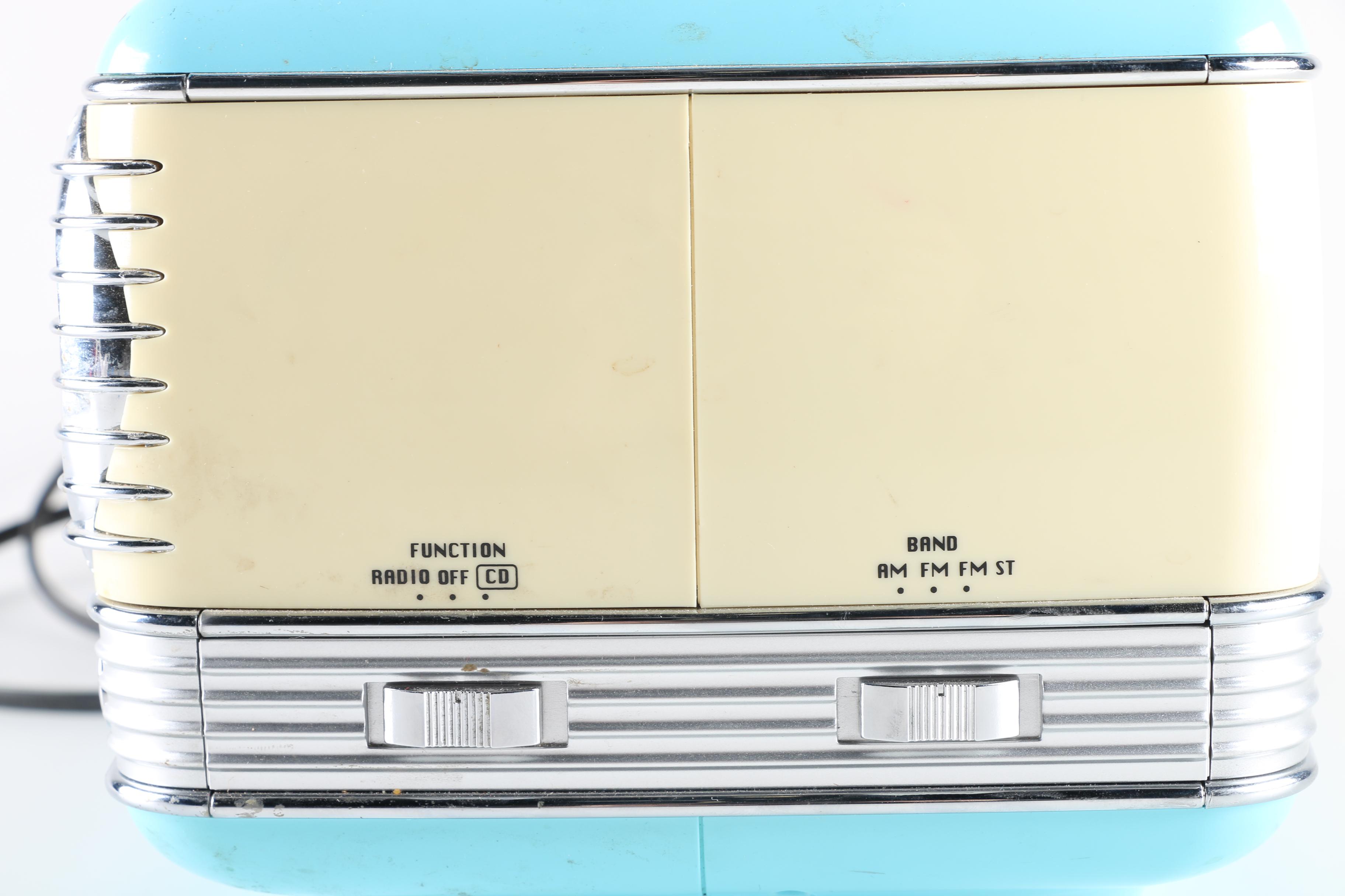 Memorex Faux Vintage AM/FM CD Player