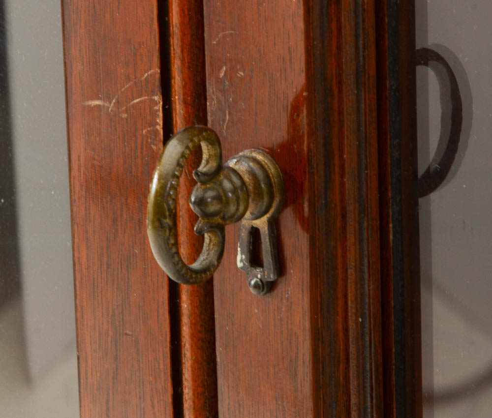 Drexel Travis Court Hepplewhite Style Mahogany Corner Cabinet