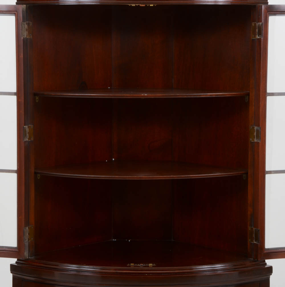 Drexel Travis Court Hepplewhite Style Mahogany Corner Cabinet