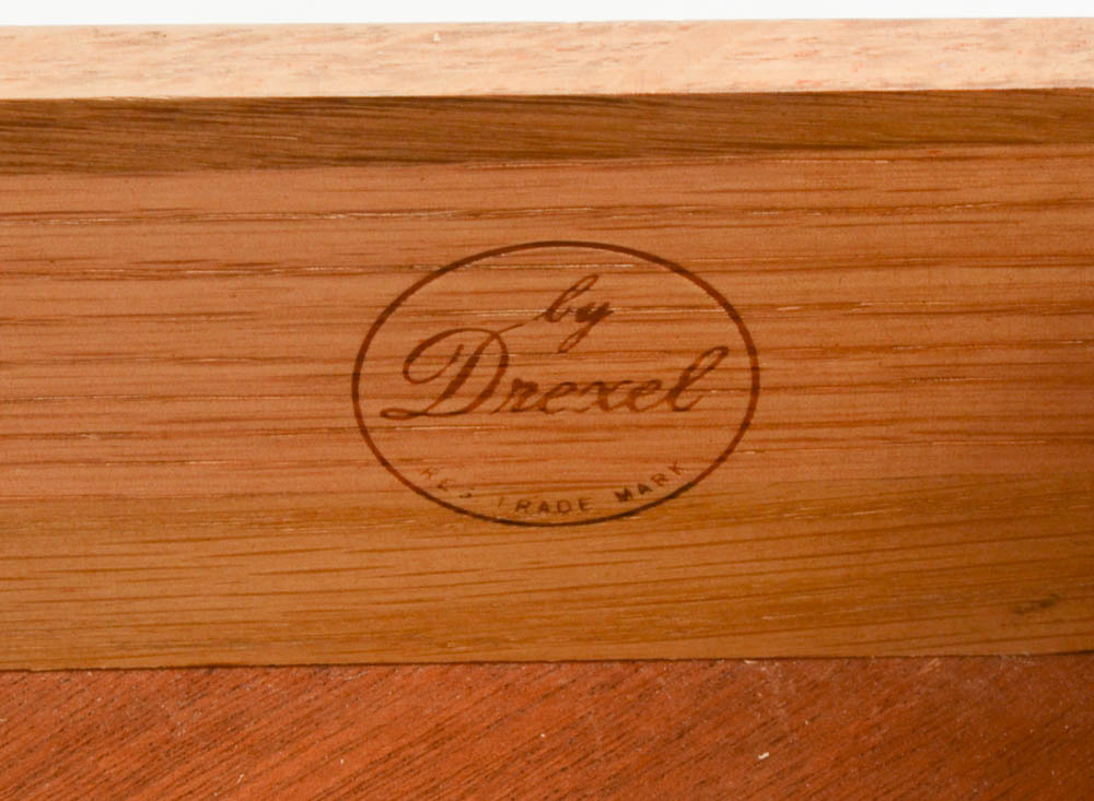 Drexel Travis Court Hepplewhite Style Mahogany Corner Cabinet