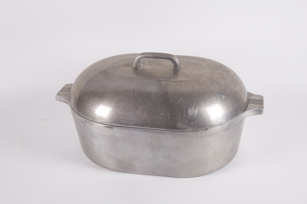 Vintage Wagner Ware Magnalite Roaster with Trivet