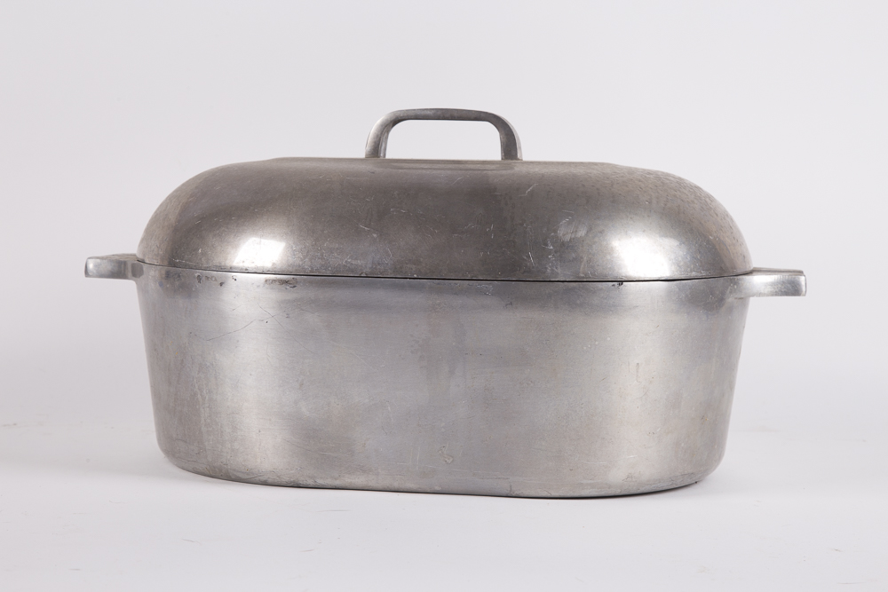 Vintage Wagner Ware Magnalite Roaster with Trivet