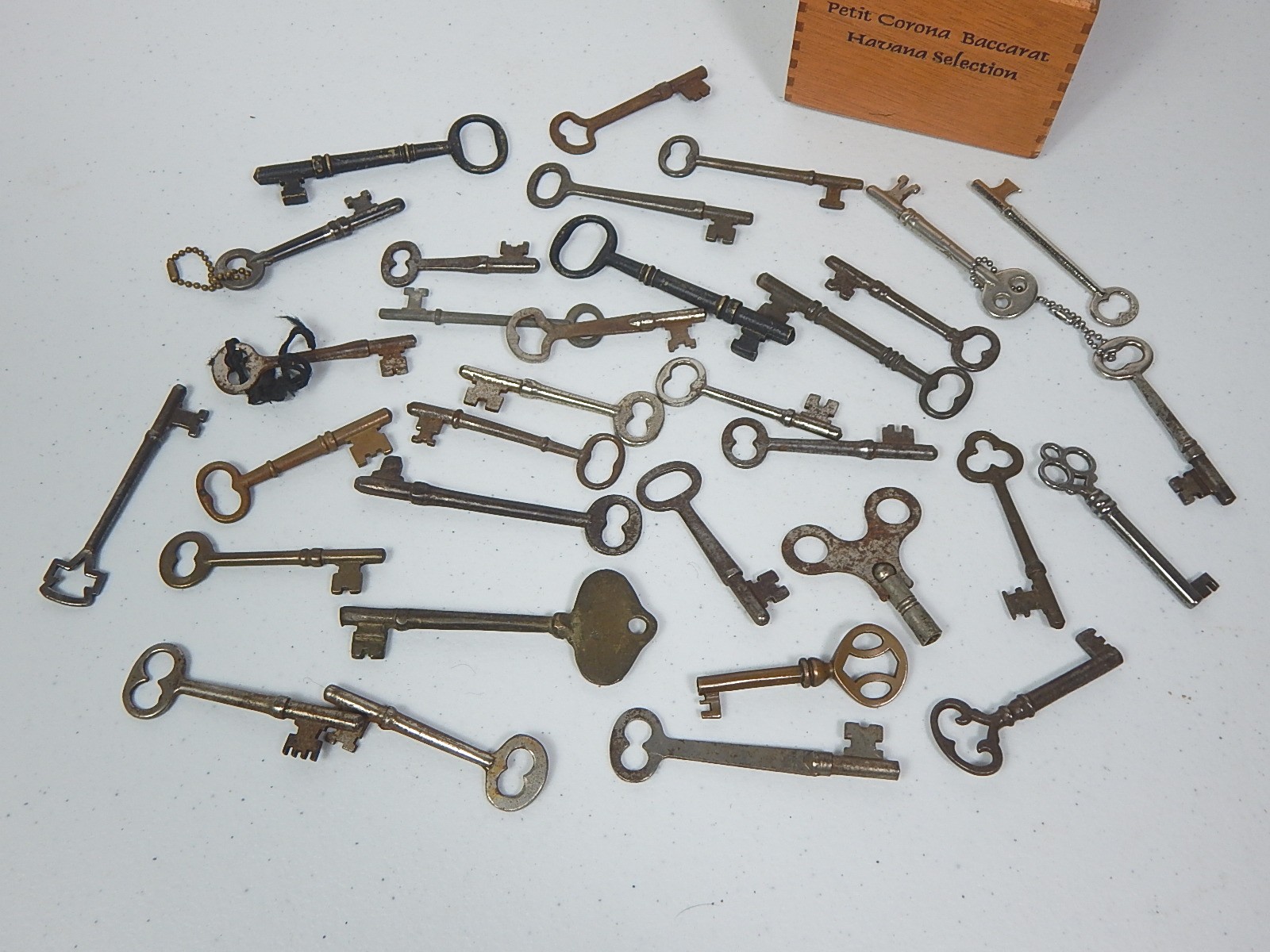 Lot of Vintage Skeleton Keys and Box